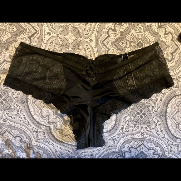 (3) bundle of Victoria’s Secret Panties - Picture 2 of 7